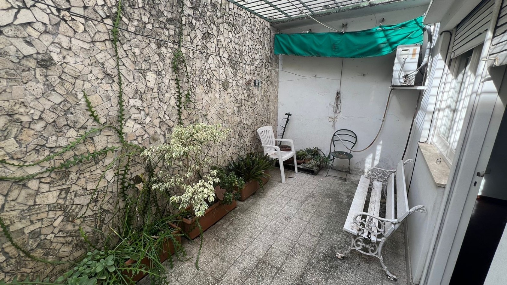 PTE ROCA / 9 DE JULIO. DEPTO 2 DORMITORIOS CON PATIO. 